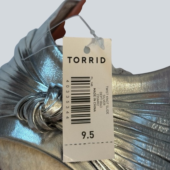 Torrid Silver Knot Slide Sandals Size 9.5 Wide - Picture 5 of 9